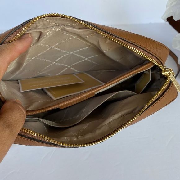 - MICHAEL KORS LG EW Crossbody jet set Vanil… - Picture 9 of 11